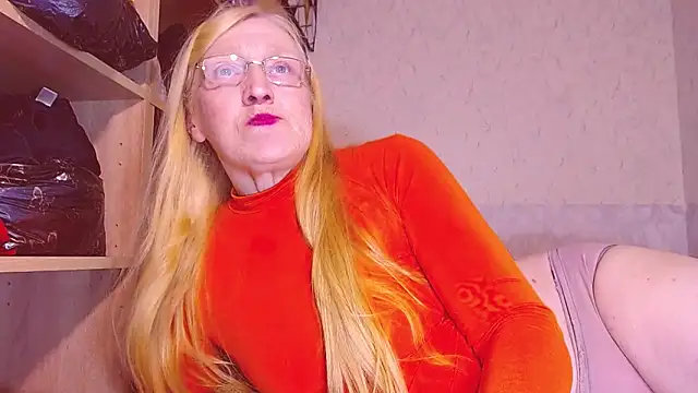 Snapshot of MadamBombShell chatting on 01/04/25, 06:51 MadamBombShell online show from 01/04/25, 06:51