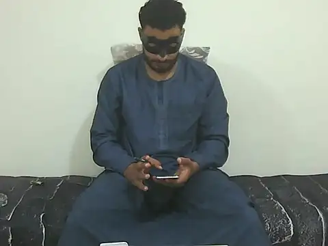 Snapshot of foxsanSs chatting on 07/19/26, 04:49 foxsanSs online show from 07/19/26, 04:49