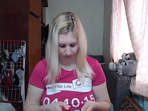 Snapshot of BustyBlond chatting on 01/13/25, 08:58 BustyBlond online show from 01/13/25, 08:58