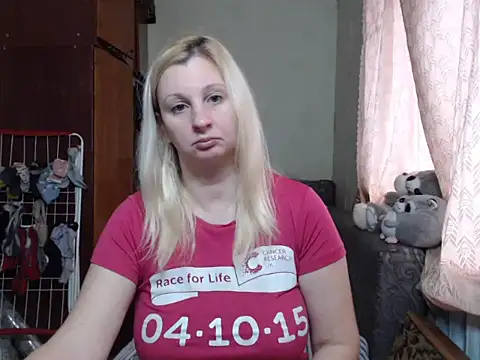 Snapshot of BustyBlond chatting on 01/13/25, 12:02 BustyBlond online show from 01/13/25, 12:02