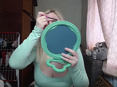 Snapshot of BustyBlond chatting on 01/14/25, 06:24 BustyBlond online show from 01/14/25, 06:24