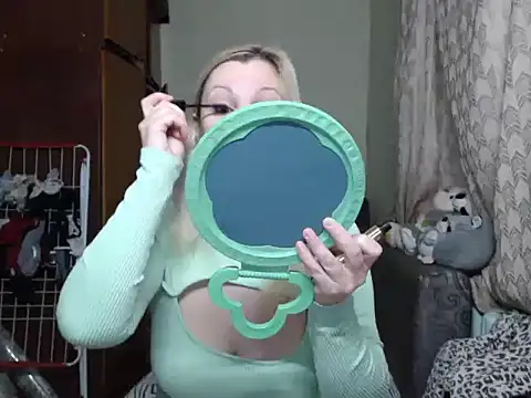 Snapshot of BustyBlond chatting on 01/17/25, 05:21 BustyBlond online show from 01/17/25, 05:21