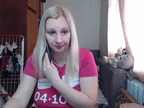 Snapshot of BustyBlond chatting on 01/19/25, 12:39 BustyBlond online show from 01/19/25, 12:39
