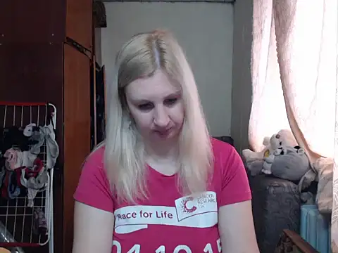 Snapshot of BustyBlond chatting on 01/24/25, 09:39 BustyBlond online show from 01/24/25, 09:39