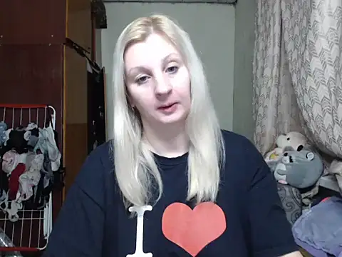 Snapshot of BustyBlond chatting on 01/26/25, 03:03 BustyBlond online show from 01/26/25, 03:03