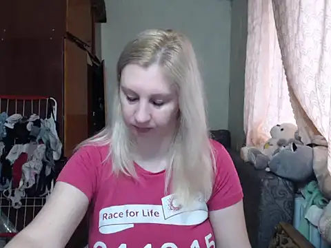 Snapshot of BustyBlond chatting on 01/27/25, 06:30 BustyBlond online show from 01/27/25, 06:30