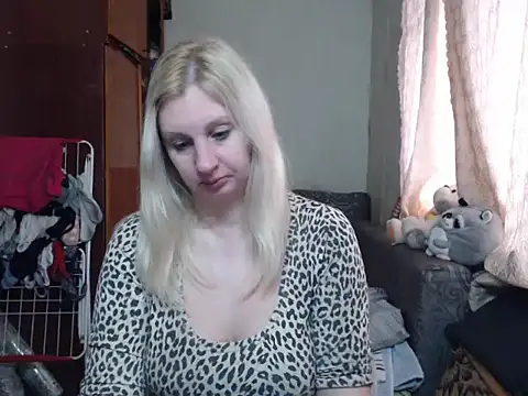 Snapshot of BustyBlond chatting on 01/29/25, 12:13 BustyBlond online show from 01/29/25, 12:13