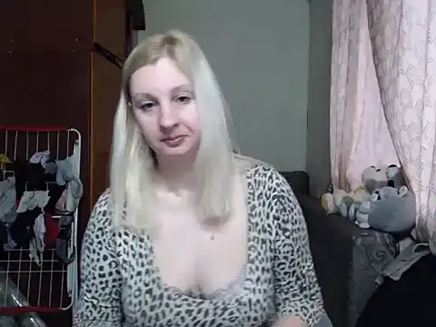 Snapshot of BustyBlond chatting on 01/31/25, 06:02 BustyBlond online show from 01/31/25, 06:02