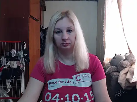 Snapshot of BustyBlond chatting on 02/03/25, 08:24 BustyBlond online show from 02/03/25, 08:24