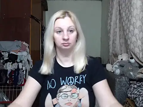 Snapshot of BustyBlond chatting on 02/07/25, 04:03 BustyBlond online show from 02/07/25, 04:03