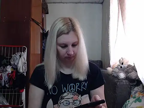 Snapshot of BustyBlond chatting on 02/11/25, 09:09 BustyBlond online show from 02/11/25, 09:09
