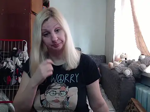 Snapshot of BustyBlond chatting on 02/21/25, 09:45 BustyBlond online show from 02/21/25, 09:45