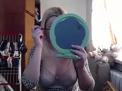Snapshot of BustyBlond chatting on 02/26/25, 06:37 BustyBlond online show from 02/26/25, 06:37