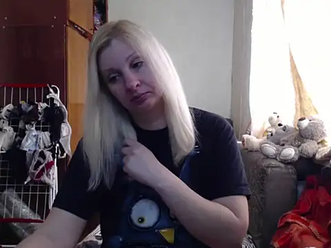 Snapshot of BustyBlond chatting on 03/10/25, 06:16 BustyBlond online show from 03/10/25, 06:16