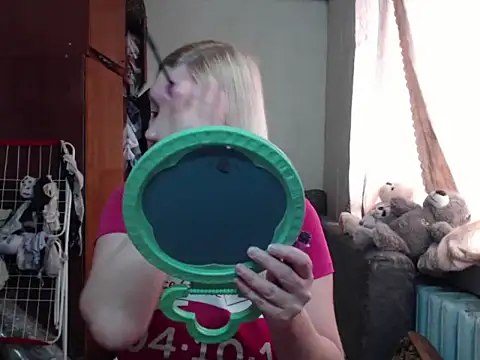 Snapshot of BustyBlond chatting on 03/15/25, 06:03 BustyBlond online show from 03/15/25, 06:03