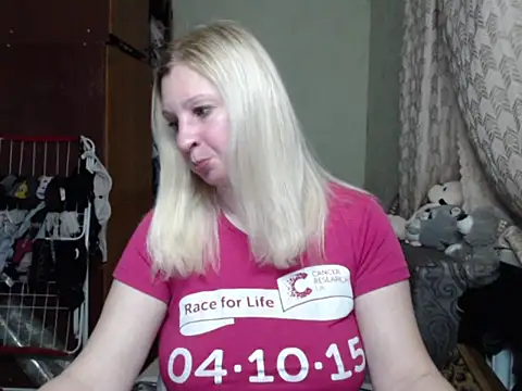 Snapshot of BustyBlond chatting on 03/17/25, 04:33 BustyBlond online show from 03/17/25, 04:33