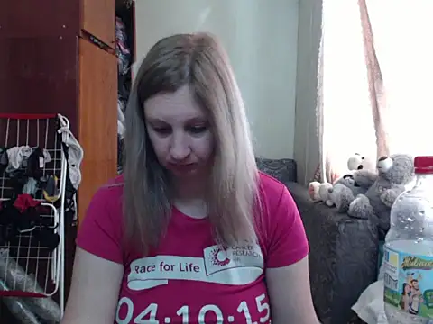 Snapshot of BustyBlond chatting on 03/21/25, 08:28 BustyBlond online show from 03/21/25, 08:28