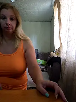 Snapshot of BustyBlond chatting on 09/24/25, 08:28 BustyBlond online show from 09/24/25, 08:28