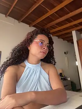 GabriSaenz online show from 05/20/26, 01:28