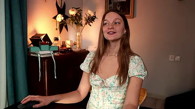 Snapshot of Special___ chatting on 12/04/24, 07:01 Special    online show from 12/04/24, 07:01