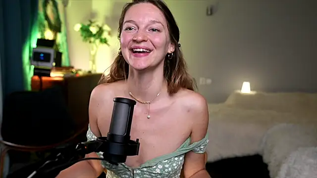 Snapshot of Special___ chatting on 03/11/25, 03:23 Special    online show from 03/11/25, 03:23