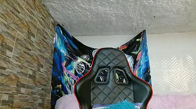 Snapshot of omar_alurba chatting on 01/29/25, 04:19 omar alurba online show from 01/29/25, 04:19