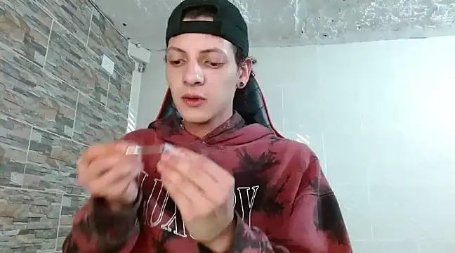 Snapshot of omar_alurba chatting on 03/01/25, 02:04 omar alurba online show from 03/01/25, 02:04