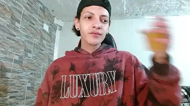 Snapshot of omar_alurba chatting on 03/01/25, 07:19 omar alurba online show from 03/01/25, 07:19