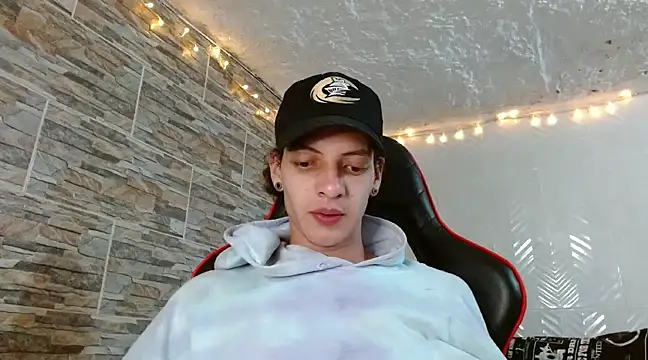 Snapshot of omar_alurba chatting on 03/07/25, 11:16 omar alurba online show from 03/07/25, 11:16