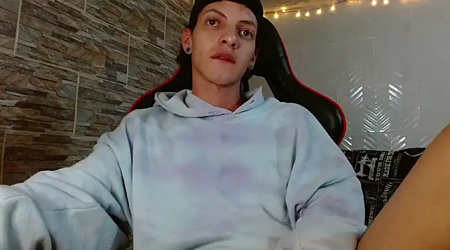 Snapshot of omar_alurba chatting on 03/08/25, 02:23 omar alurba online show from 03/08/25, 02:23