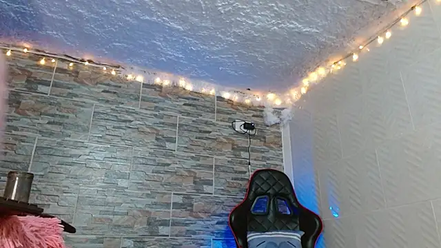 Snapshot of omar_alurba chatting on 10/07/25, 02:09 omar alurba online show from 10/07/25, 02:09