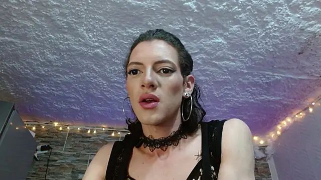 Snapshot of omar_alurba chatting on 10/08/25, 04:48 omar alurba online show from 10/08/25, 04:48