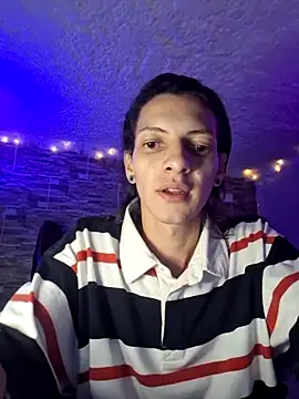 Snapshot of omar_alurba chatting on 10/25/25, 11:10 omar alurba online show from 10/25/25, 11:10