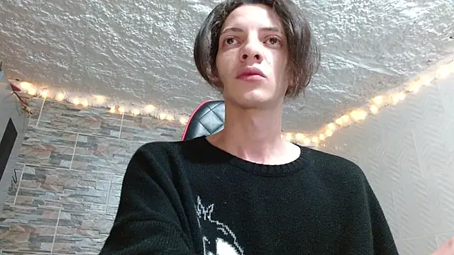 Snapshot of omar_alurba chatting on 12/14/25, 11:31 omar alurba online show from 12/14/25, 11:31