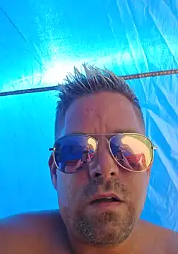 Snapshot of Trucker_Hunter chatting on 09/19/25, 01:56 Trucker Hunter online show from 09/19/25, 01:56