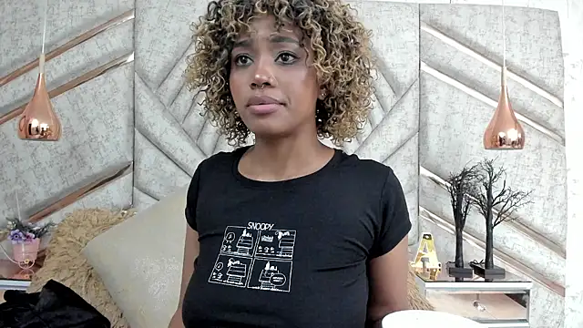 AgataRinaldi online show from 10/23/25, 07:56