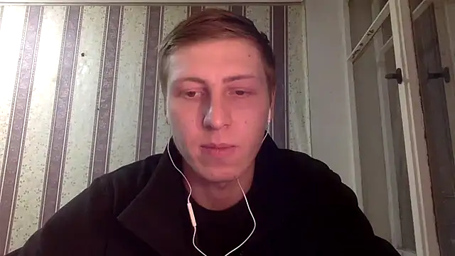 Snapshot of darienlarge chatting on 12/03/24, 04:39 darienlarge online show from 12/03/24, 04:39