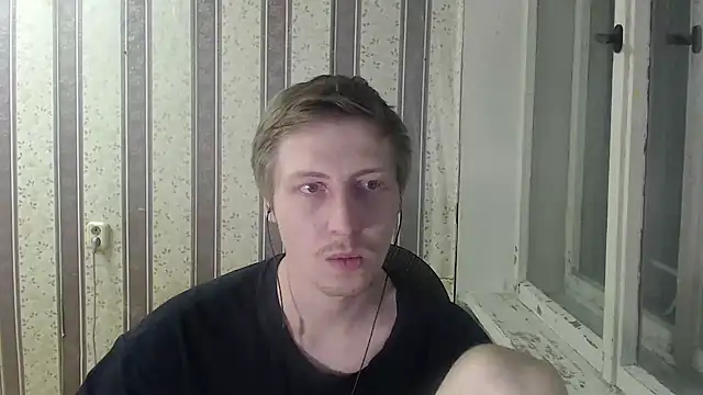 Snapshot of darienlarge chatting on 02/07/25, 10:09 darienlarge online show from 02/07/25, 10:09