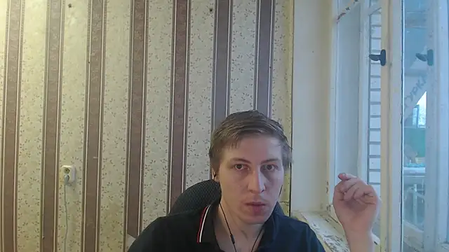 Snapshot of darienlarge chatting on 02/13/25, 02:20 darienlarge online show from 02/13/25, 02:20