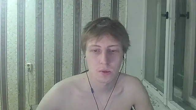 Snapshot of darienlarge chatting on 02/14/25, 04:47 darienlarge online show from 02/14/25, 04:47