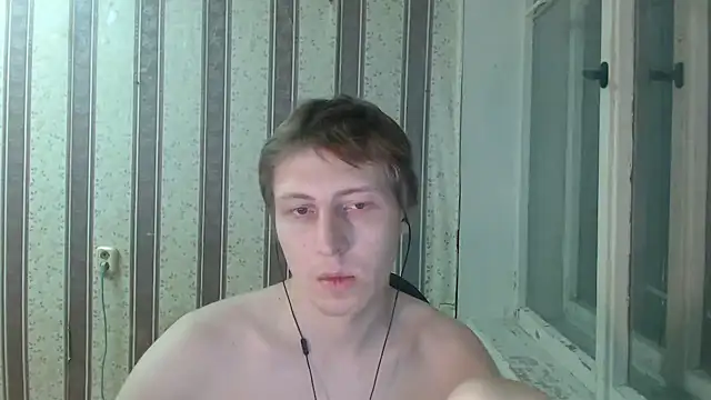 Snapshot of darienlarge chatting on 02/14/25, 09:32 darienlarge online show from 02/14/25, 09:32