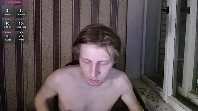 Snapshot of darienlarge chatting on 02/19/25, 02:44 darienlarge online show from 02/19/25, 02:44