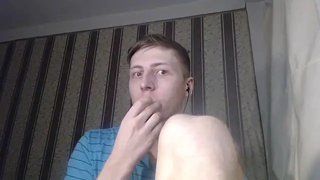 Snapshot of darienlarge chatting on 02/28/25, 12:10 darienlarge online show from 02/28/25, 12:10