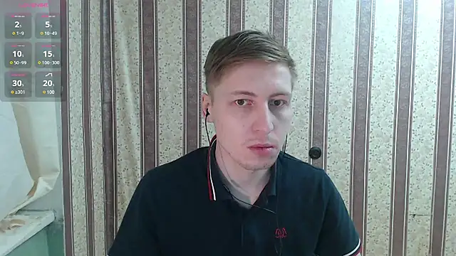 Snapshot of darienlarge chatting on 03/03/25, 04:03 darienlarge online show from 03/03/25, 04:03