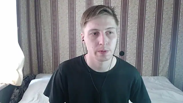 Snapshot of darienlarge chatting on 03/11/25, 01:45 darienlarge online show from 03/11/25, 01:45