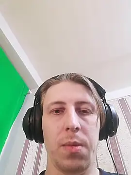 darienlarge online show from 10/25/25, 04:46