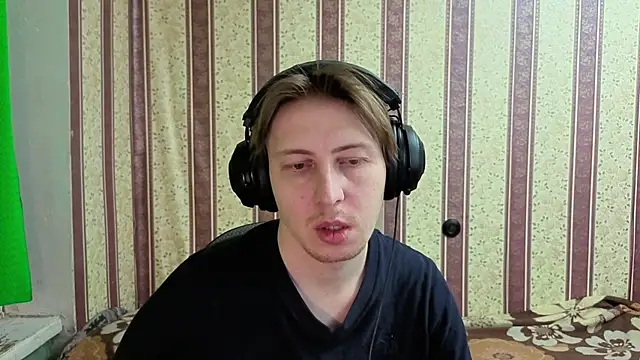 darienlarge online show from 12/19/25, 04:30