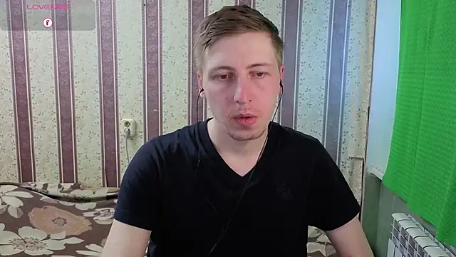 Snapshot of darienlarge chatting on 06/26/26, 05:12 darienlarge online show from 06/26/26, 05:12