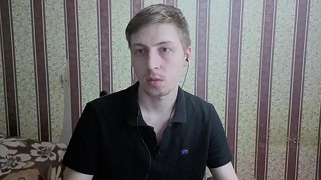 Snapshot of darienlarge chatting on 07/30/26, 12:42 darienlarge online show from 07/30/26, 12:42