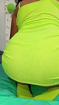 Snapshot of marypaula chatting on 10/27/25, 08:29 marypaula online show from 10/27/25, 08:29